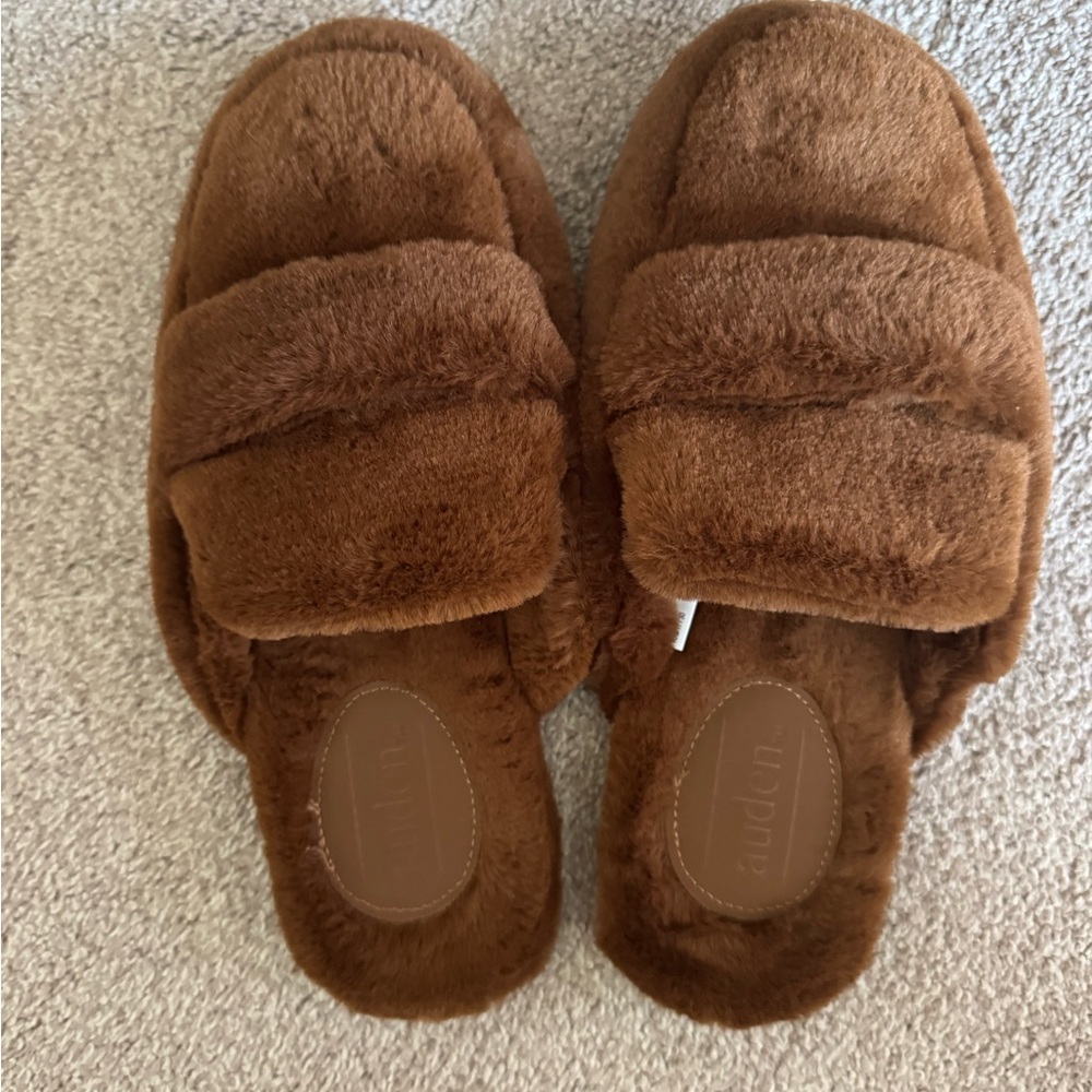 Auden Brown Fuzzy Slippers